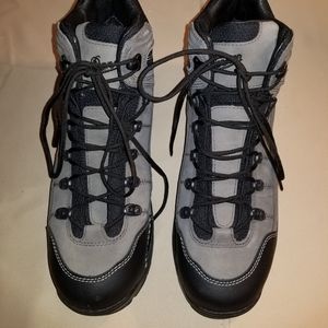 NWOT Danner hiking boots